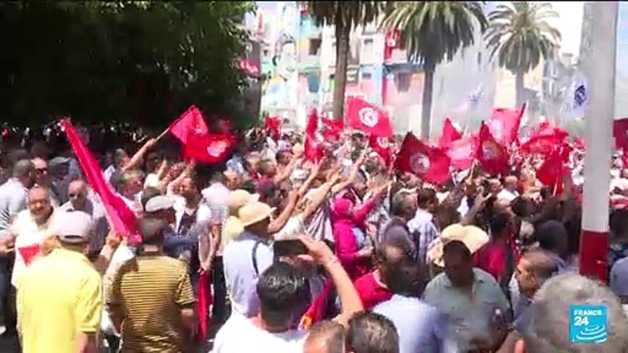 Strike paralyses Tunisia, intensifying pressure on Saied