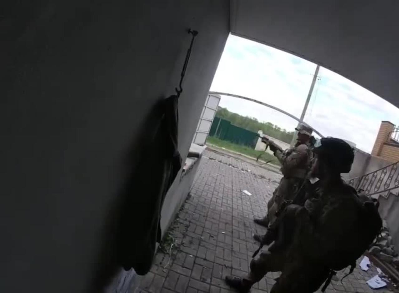 Ukraine War - Ukrainian militants open fire and receive instant retaliation