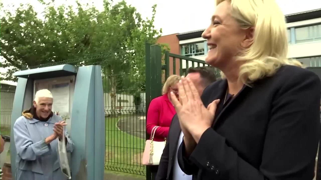 Le Pen votes in French parliamentary runoff