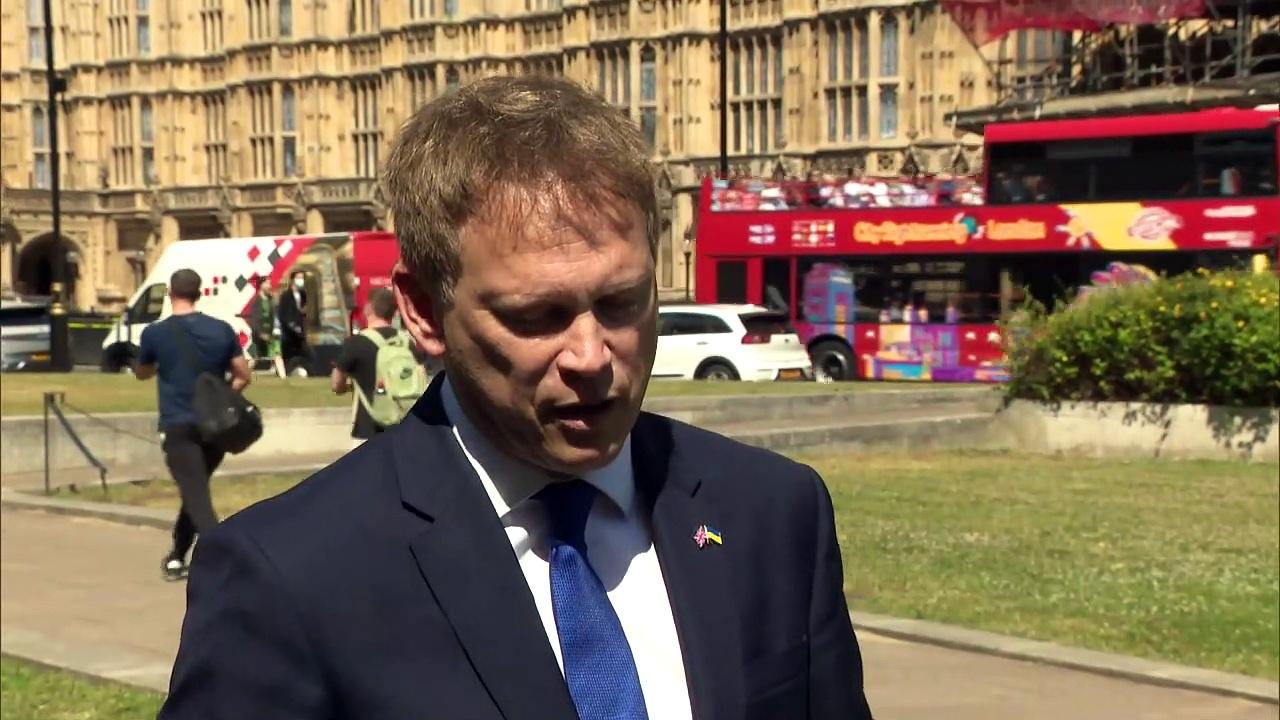 Shapps: Govt would be a 'hindrance' in union strike talks
