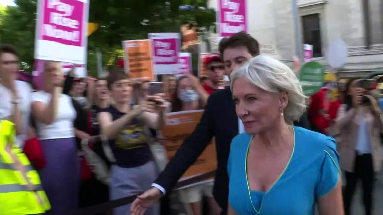 Nadine Dorries booed as she arrives at Tory fundraiser