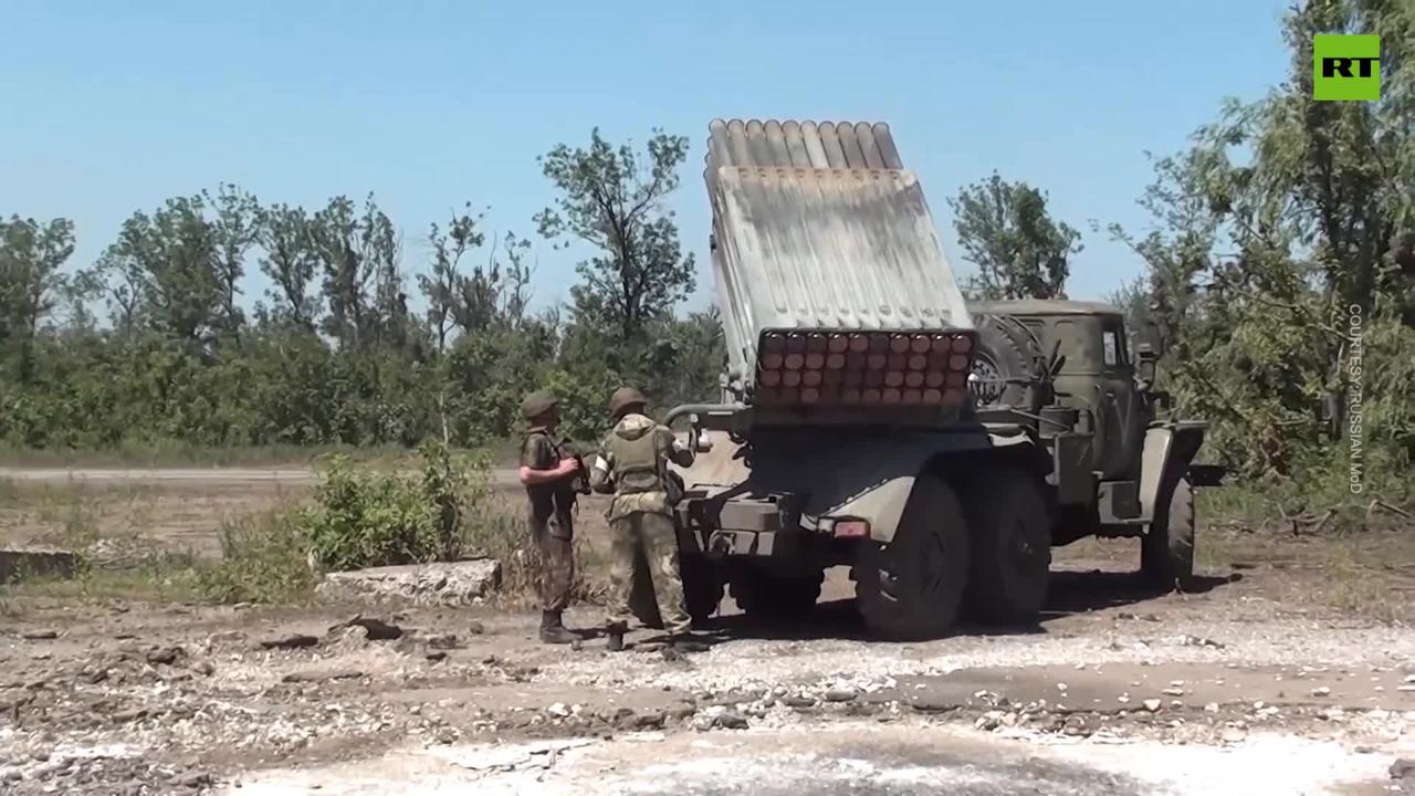 Russian Grad’s target Ukrainian military positions