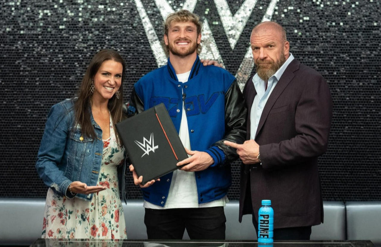 Logan Paul signs with WWE