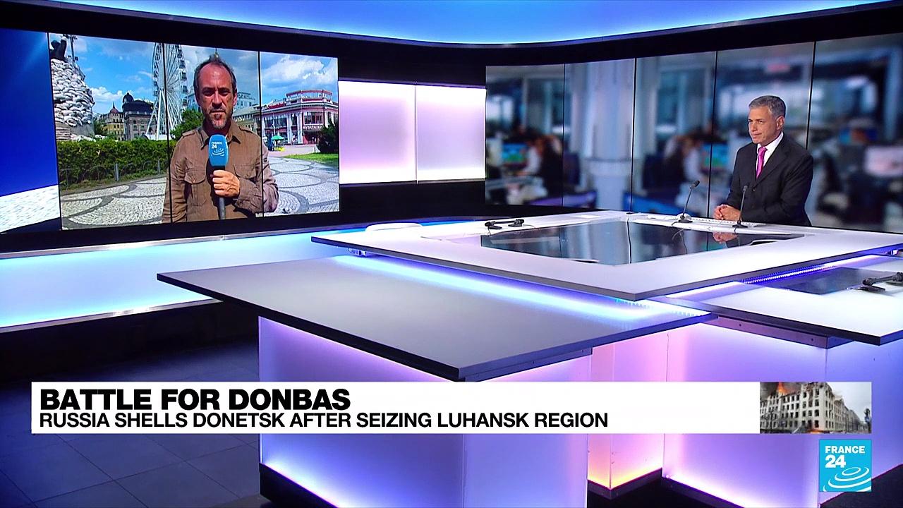 'Massive' Russian shelling on Ukraine's Sloviansk, at least one dead
