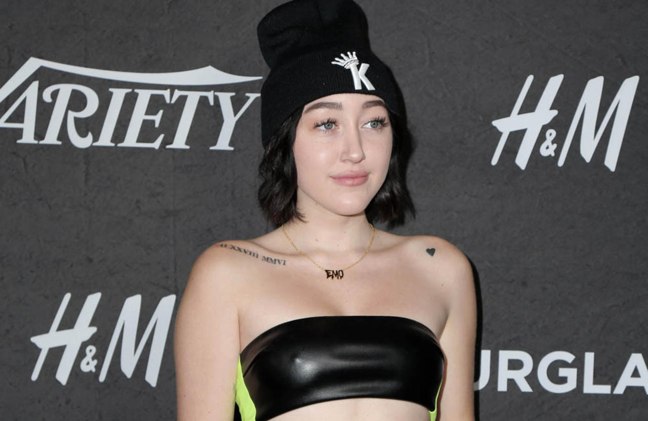 Noah Cyrus and her ex-boyfriend bonded over Xanax
