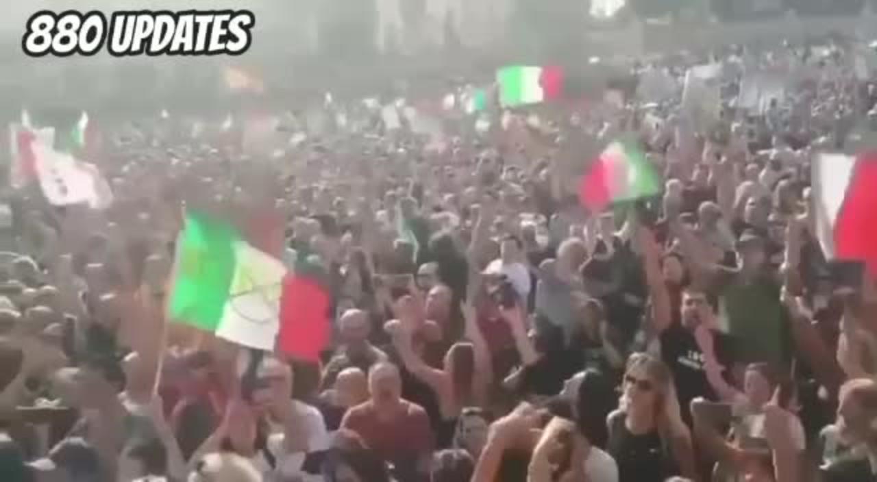Italy👊down with the tyrant!