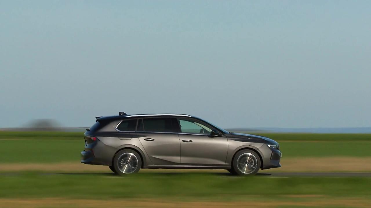 The new Opel Astra Sports Tourer Driving in the country