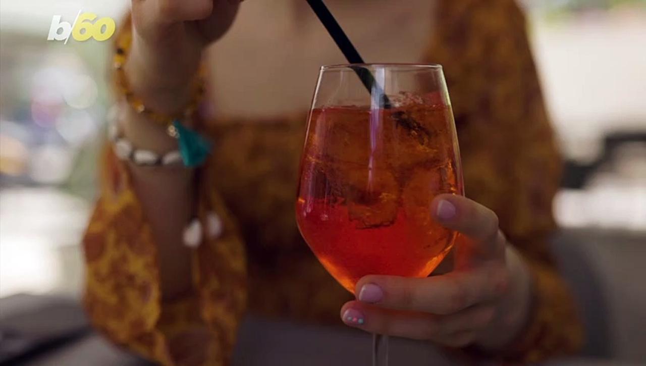 How to Make an Aperol Spritz, Perfect for the Hot Summer Months