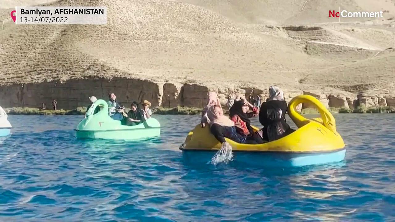 Afghan tourists enjoy the peace in Bamiyan's sites