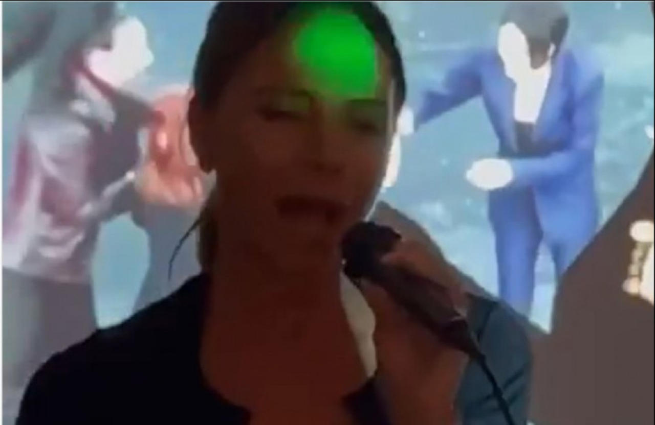 Victoria Beckham performs iconic Spice Girls track on karaoke