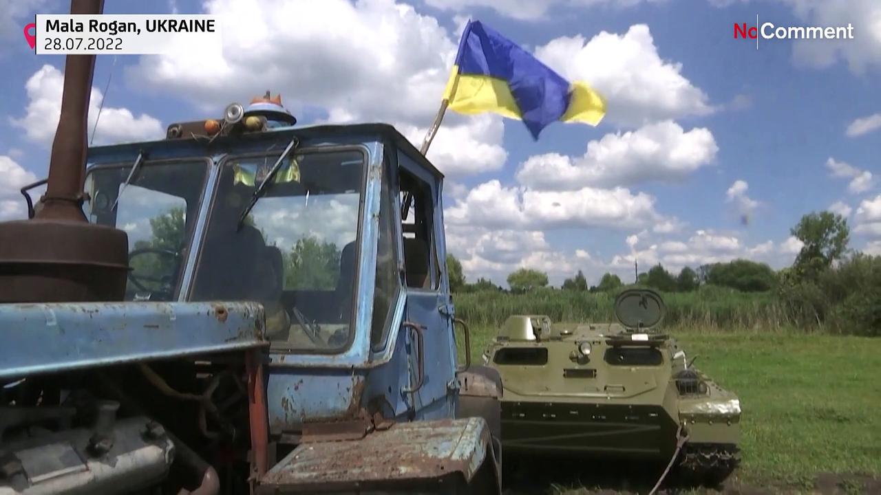 Tug-of-war: Ukraine celebrates its tank-towing farmers