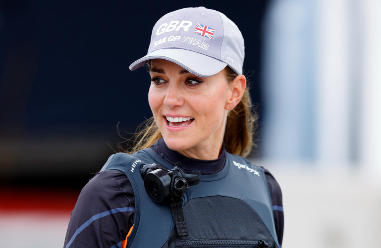 Duchess Catherine helps Team GB to sailing victory