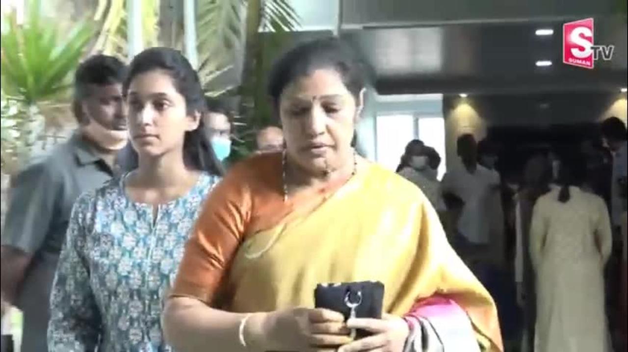 NTR Daughter Uma Maheshwari Family at House - Latest News Updates - @SumanTV Telugu