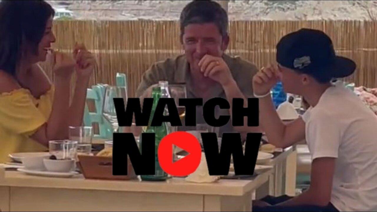 NOEL GALLAGHER IBIZA 《 Noel Gallagher attends a restaurant and people sing "Wonderwall" 》
