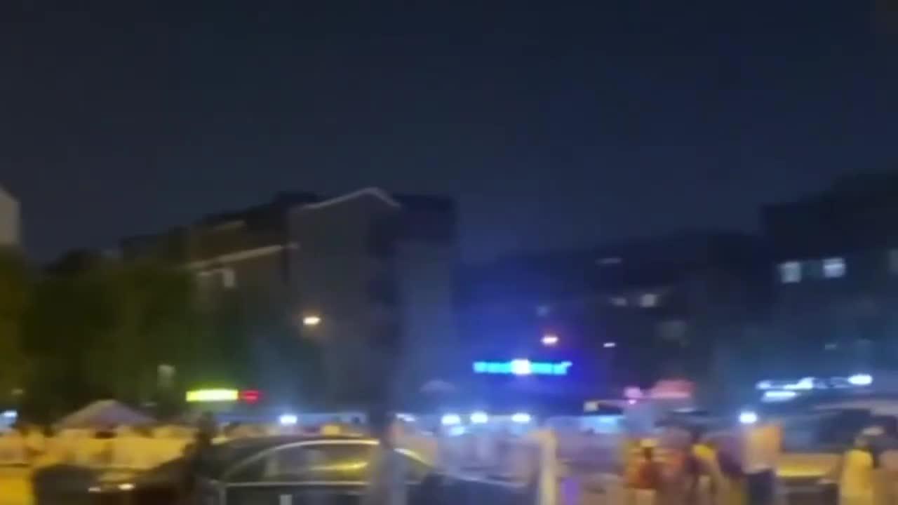 'We want to eat,' people in second largest night market in Yiwu city protest COVID lockdown