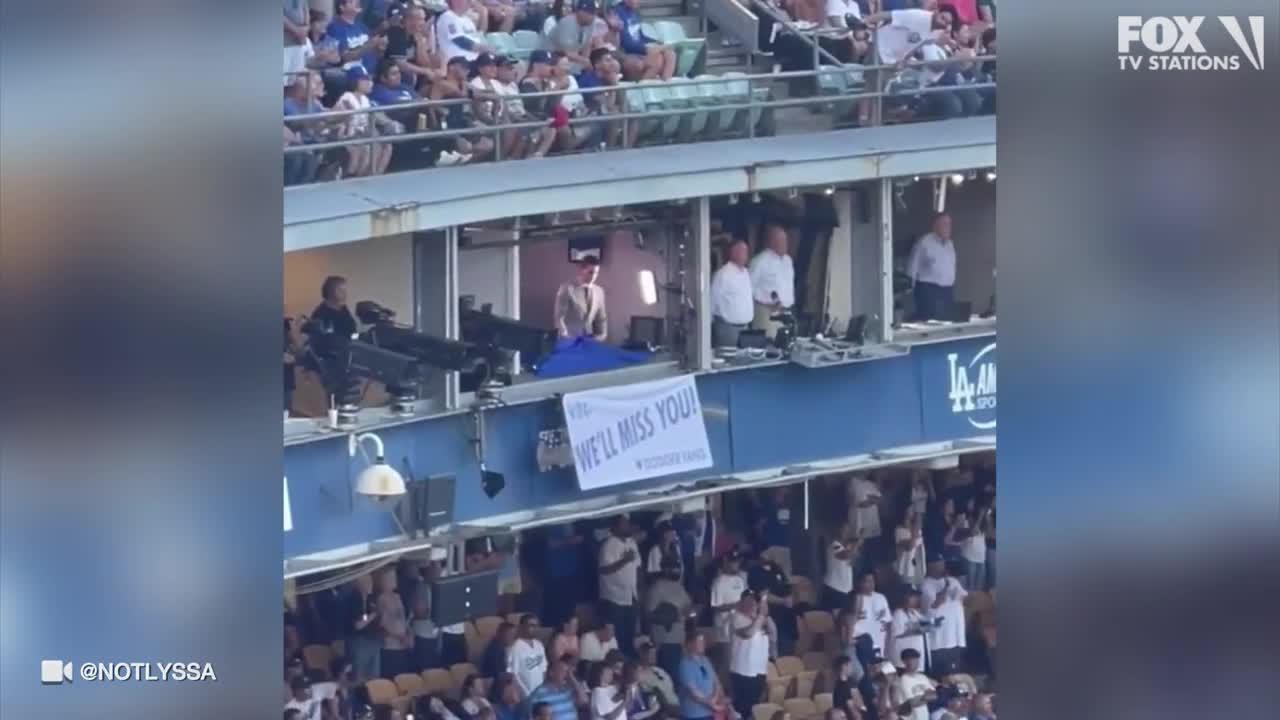 Dodgers honor Vin Scully with 'We'll Miss You' sign