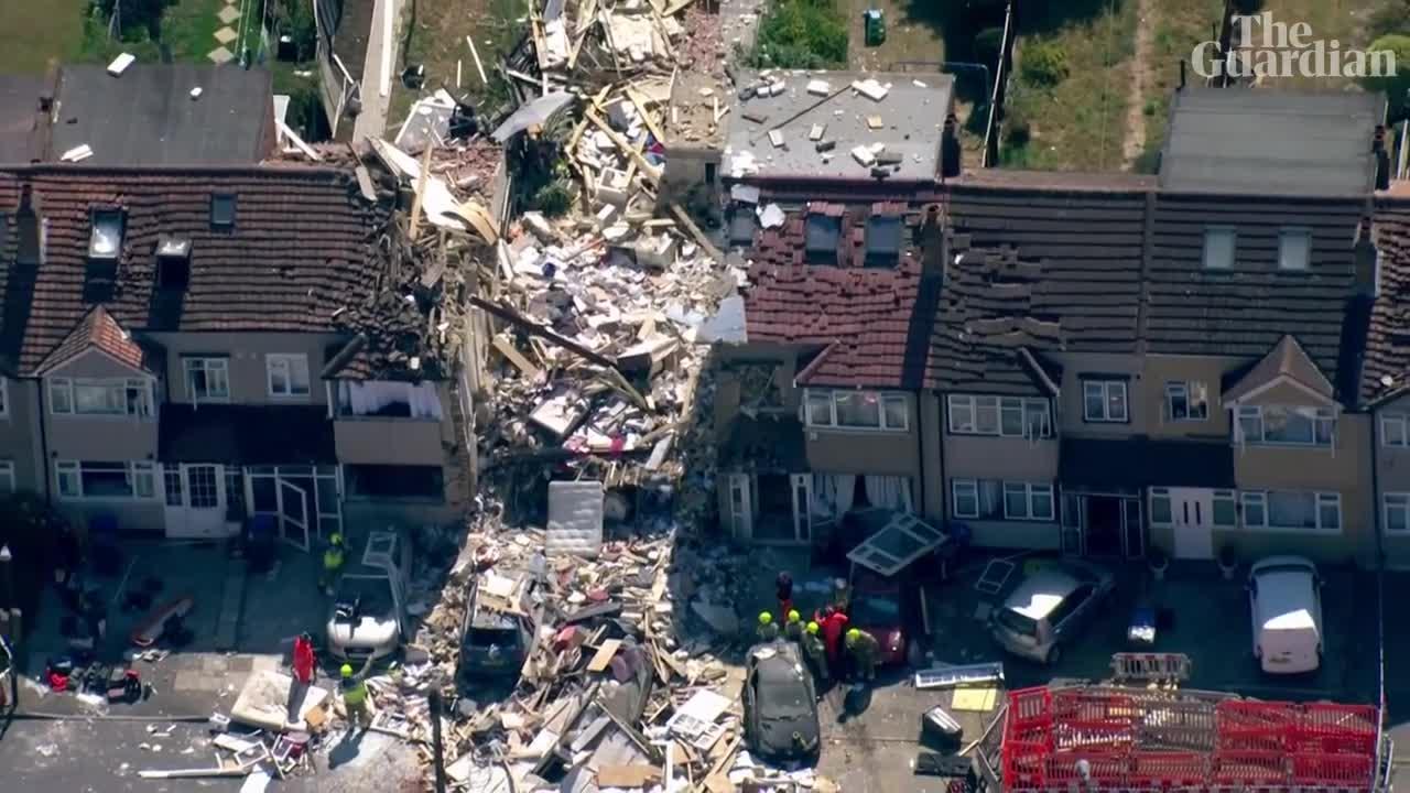 Footage shows aftermath of Thornton Heath explosion