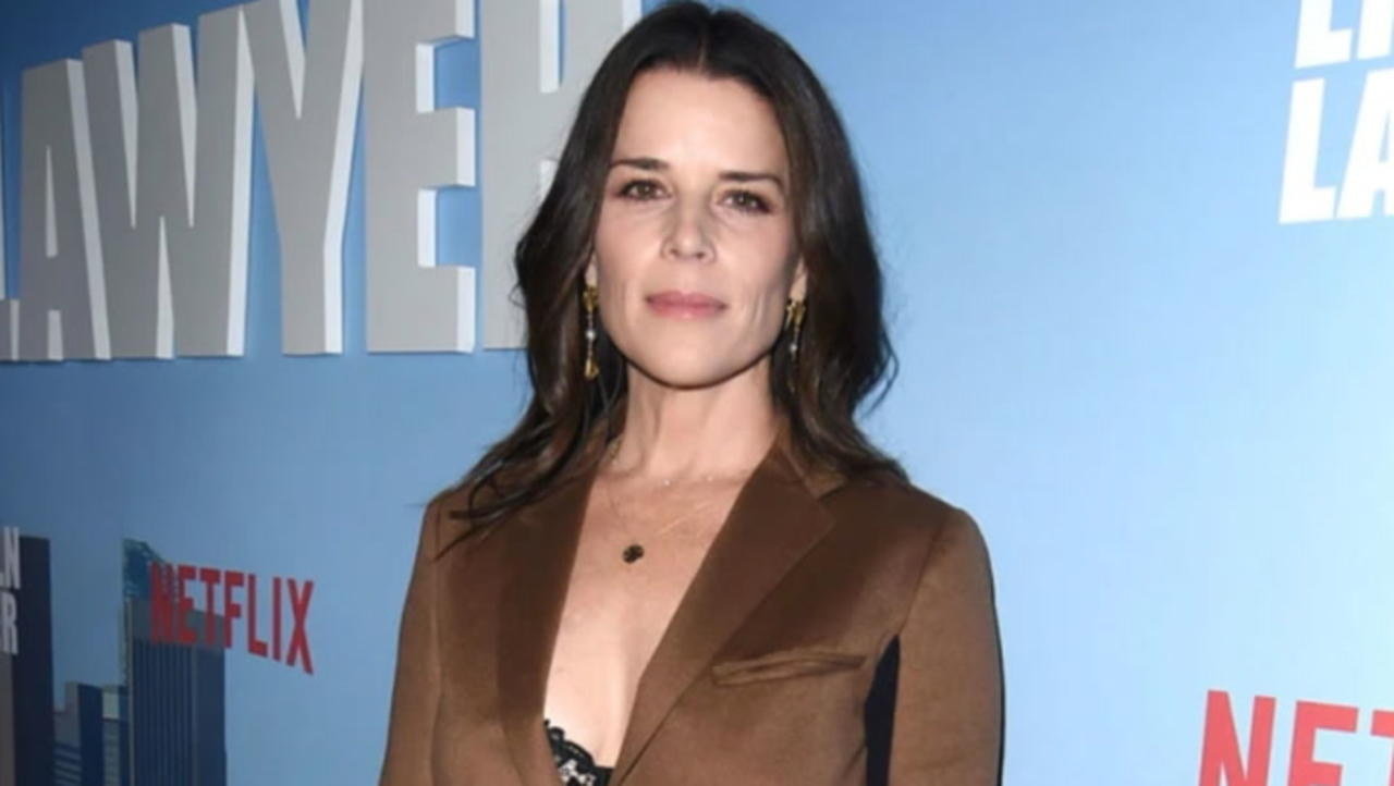 Neve Campbell Opens Up About Exiting ‘Scream’ Franchise Over Pay | THR News