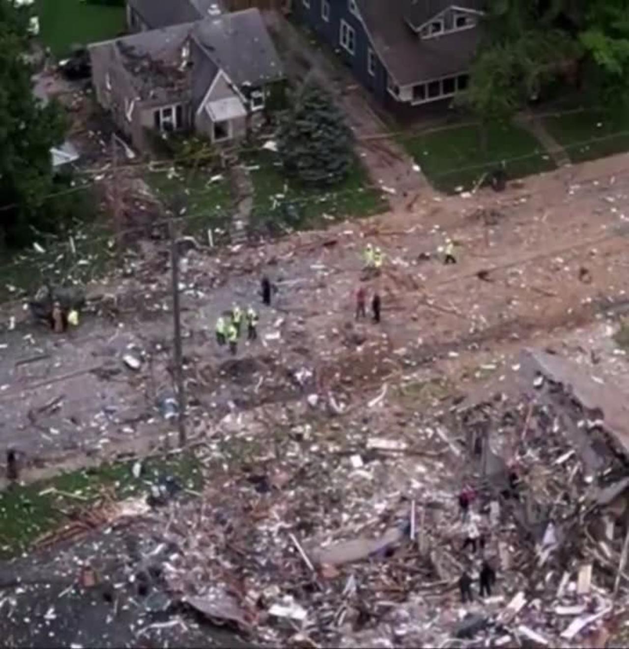 Large house Explosion with 40+ homes damaged in Evansville, Indiana , 3 dead