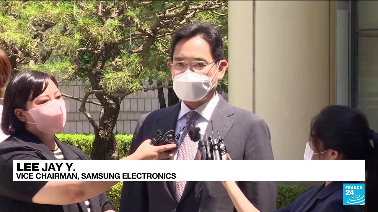 Asia: South Korea pardons Samsung boss to 'to help the economy'