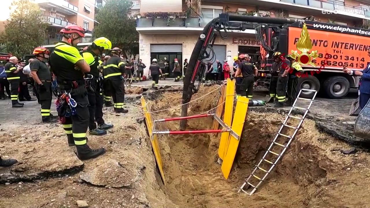 Suspected bank robber rescued in Rome after tunnel collapse