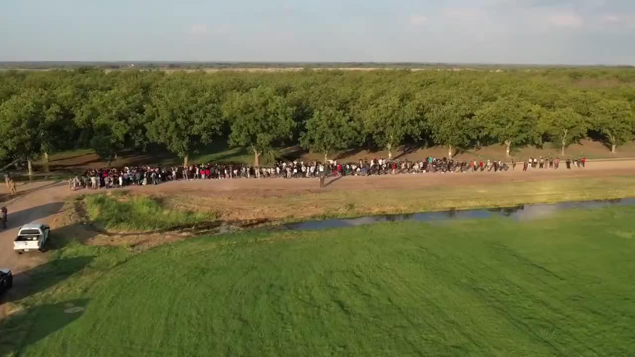 500 Immigrants in Eagle Pass, Tx