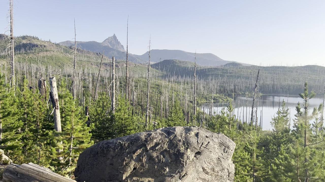 Entering Mount Jefferson Wilderness & Arriving at Square Lake – Three Fingered Jack Loop – 4K