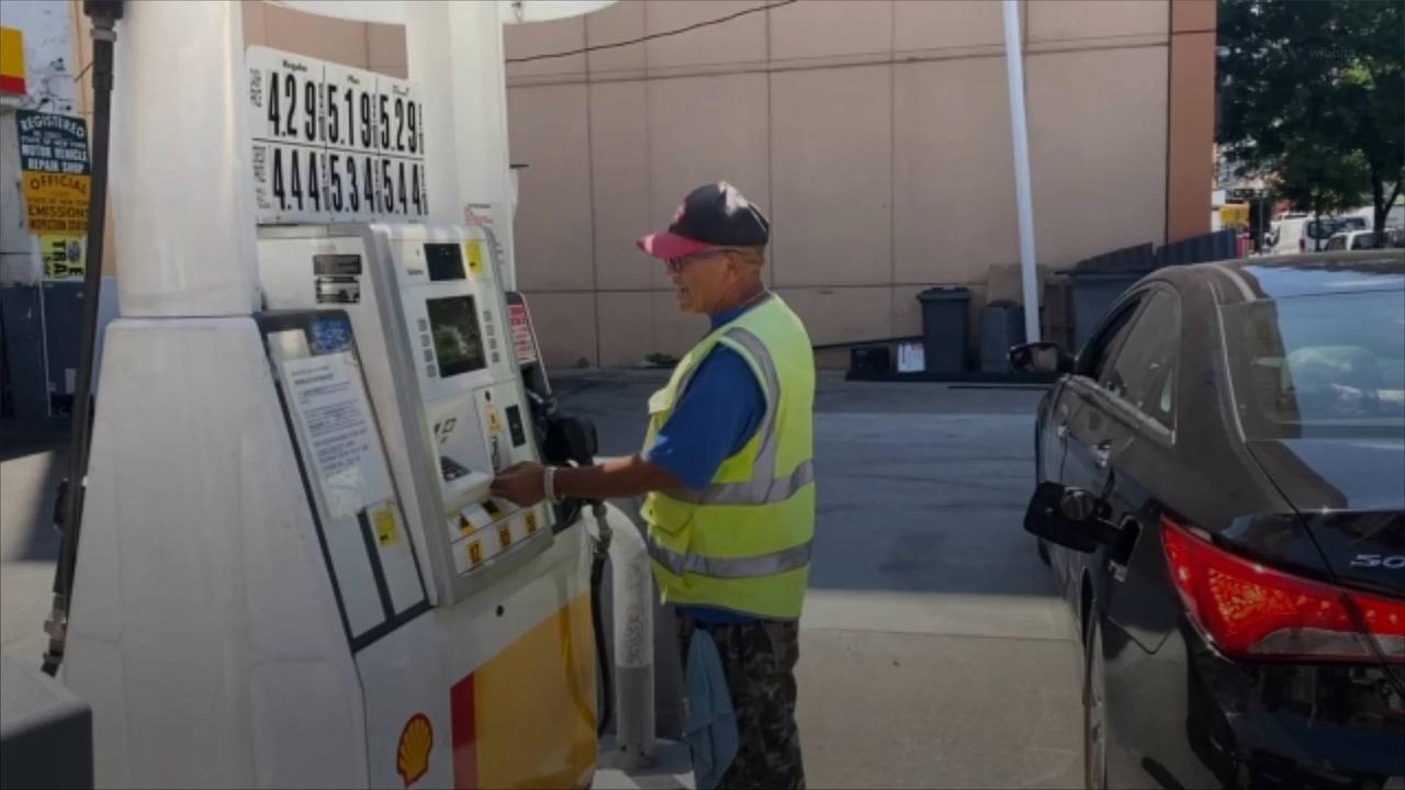 Gas Prices Continue to Drop, Hitting 70-Day Streak