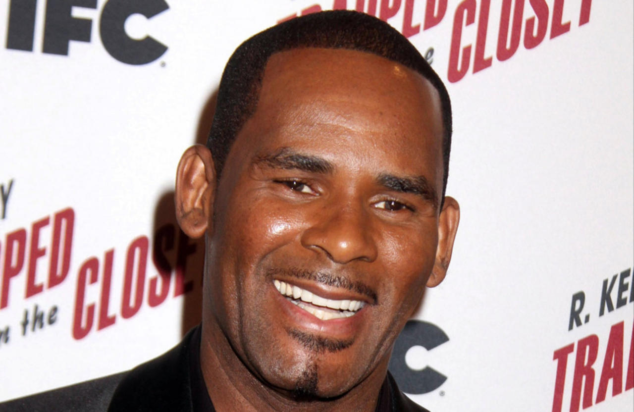 R Kelly ‘offered $1 million for return of alleged child pornography tape’