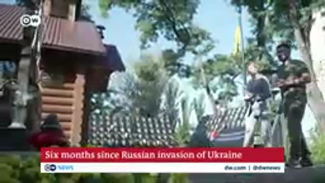 Zelenskyy: Russian strike kills 15 people as Ukraine marks its Independence Day | DW News