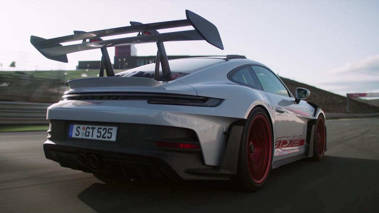 The new Porsche 911 GT3 RS Track driving