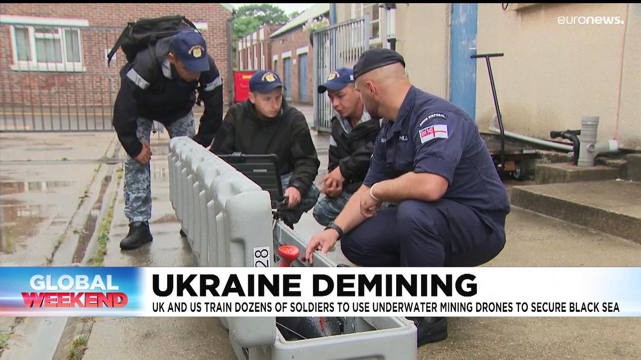 Ukraine war: Underwater drones, radiation fears and Moscow movies