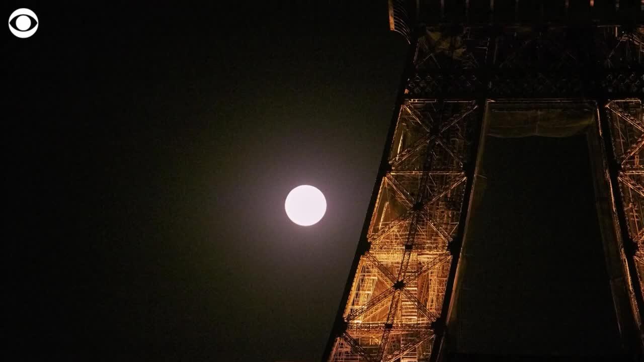 "Sturgeon moon" gives spectators around the world this year's last supermoon