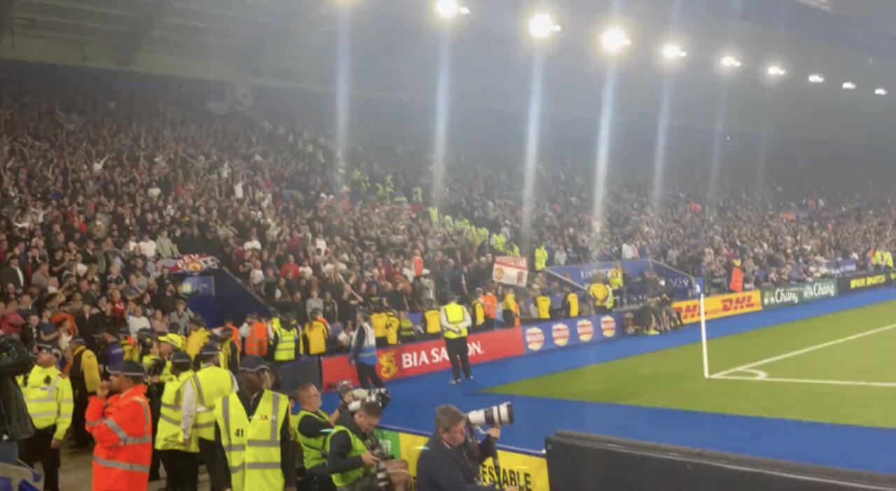 Manchester United we seen it all chant at king power stadium