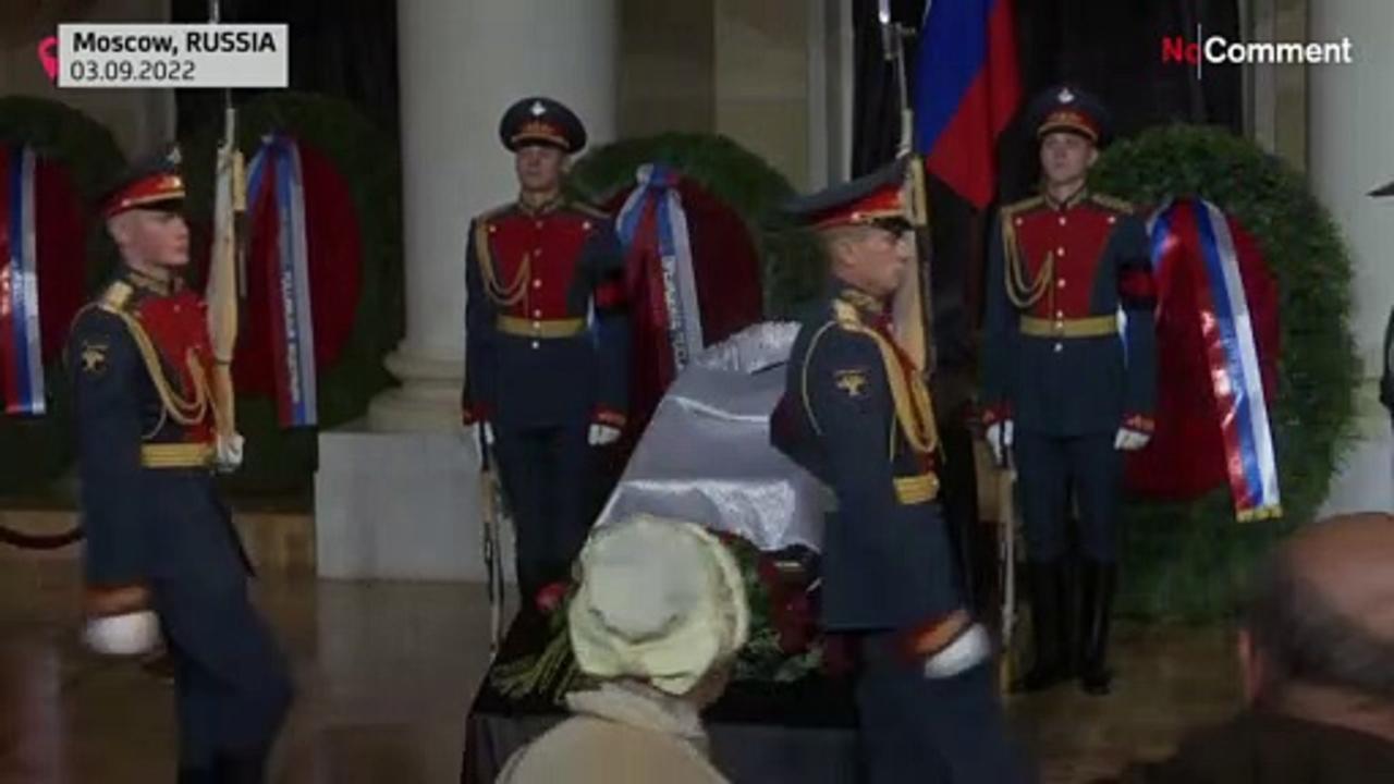 Mourners pay respects as Gorbachev lies in state