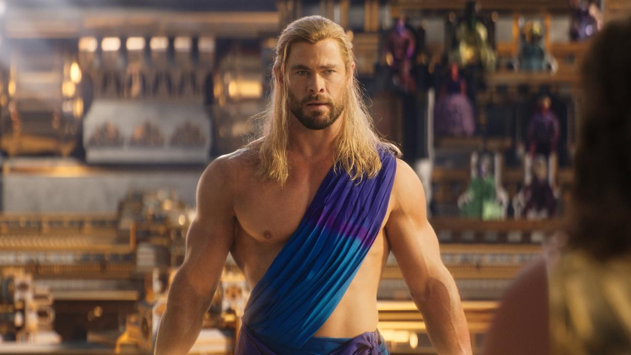 Thor Gets Major Help From Zeus in This Exclusive 'Thor: Love and Thunder' Deleted Scene