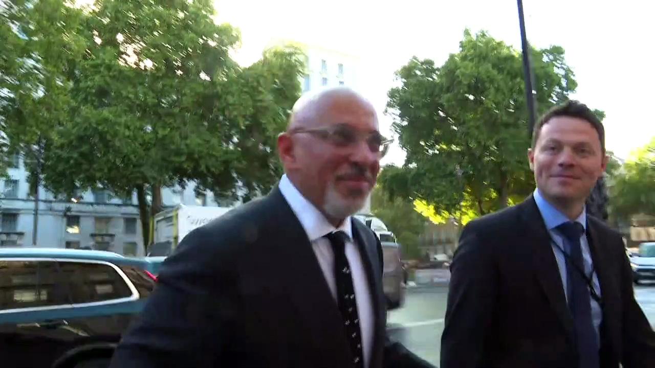 Nadhim Zahawi welcomed with applause at Whitehall