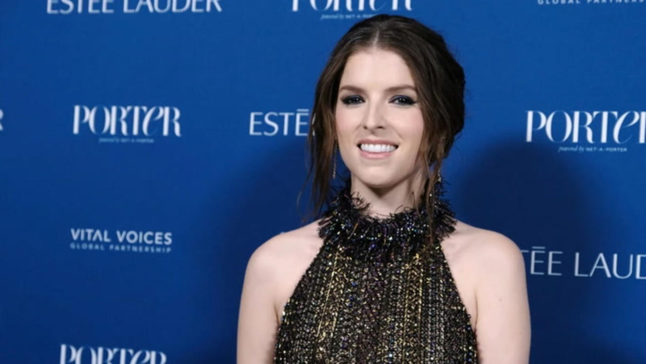 Anna Kendrick to Make Directorial Debut With ‘The Dating Game’ | THR News