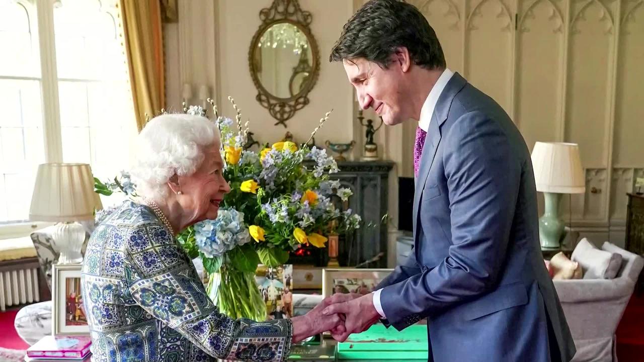 Reaction pours in to the death of Queen Elizabeth