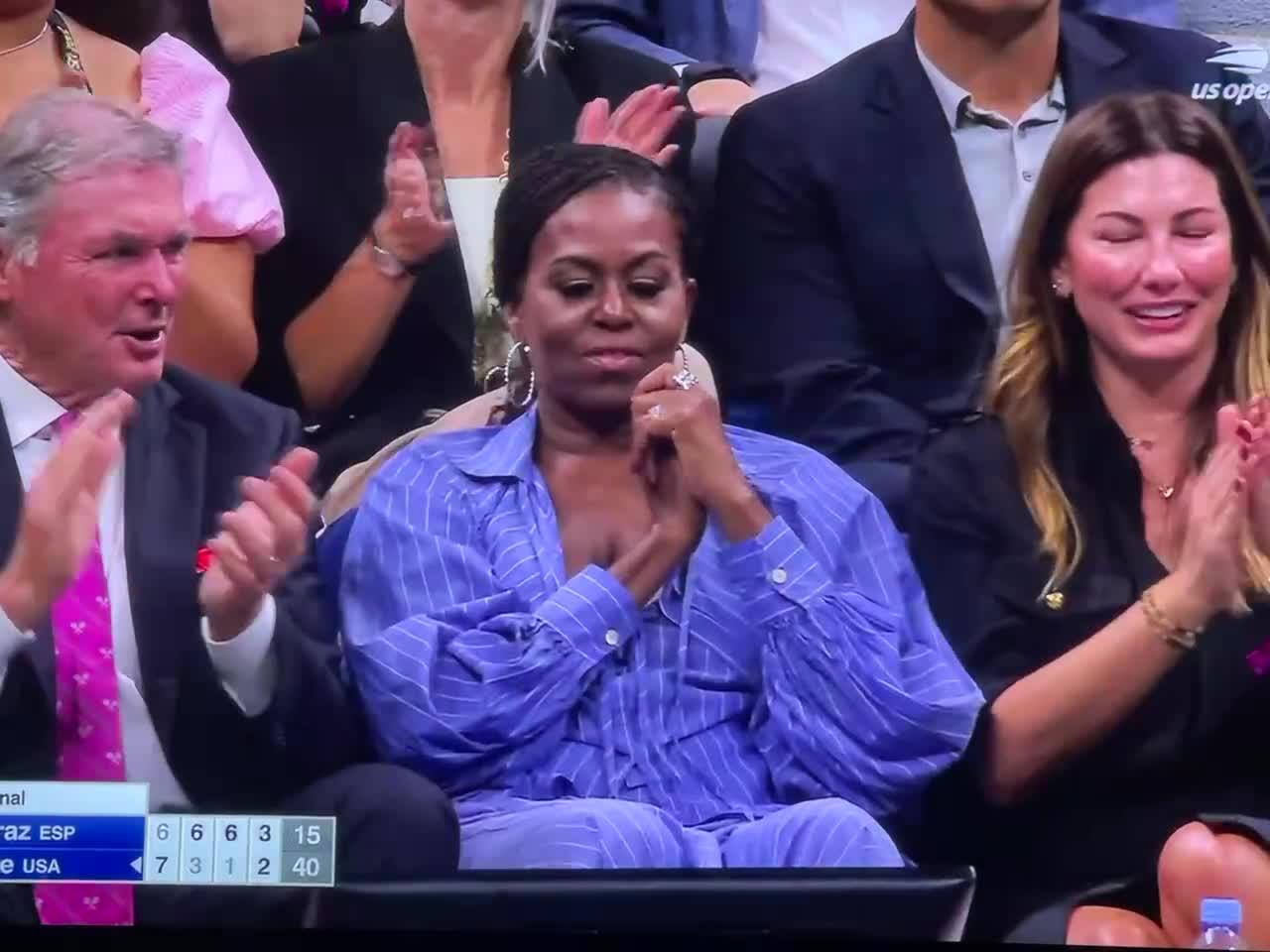 Staffer has to tell disinterested Michelle Obama to “applaud”.