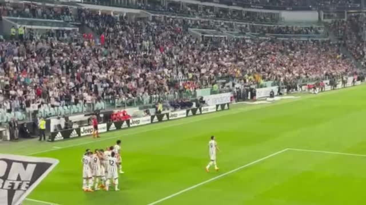 Dušan Vlahovič scores in Allianz Stadium (Juventus)