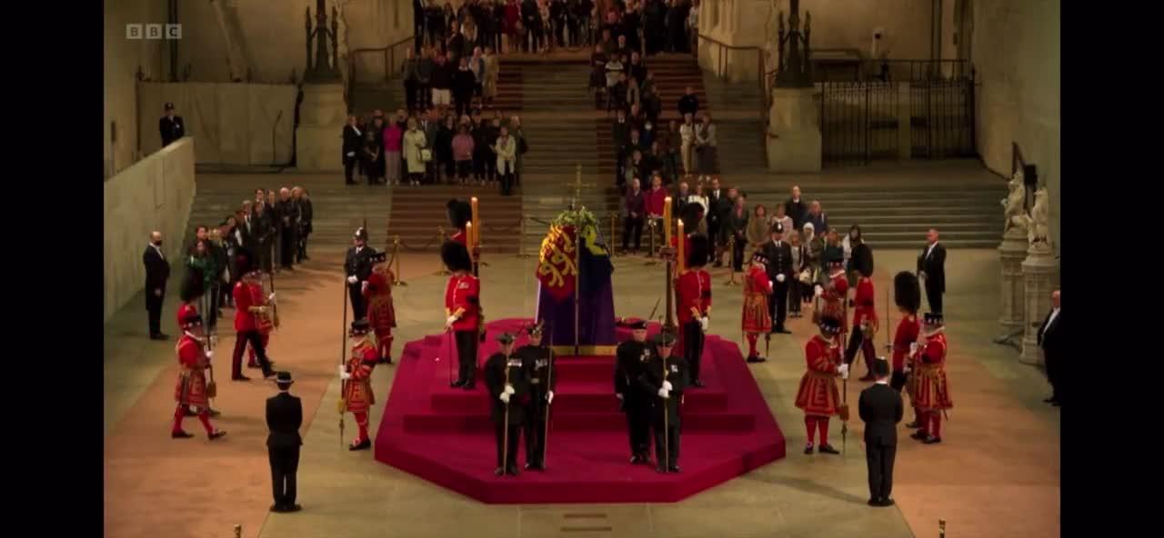 Royal Guard Collapses Next to the Queen’s Coffin
