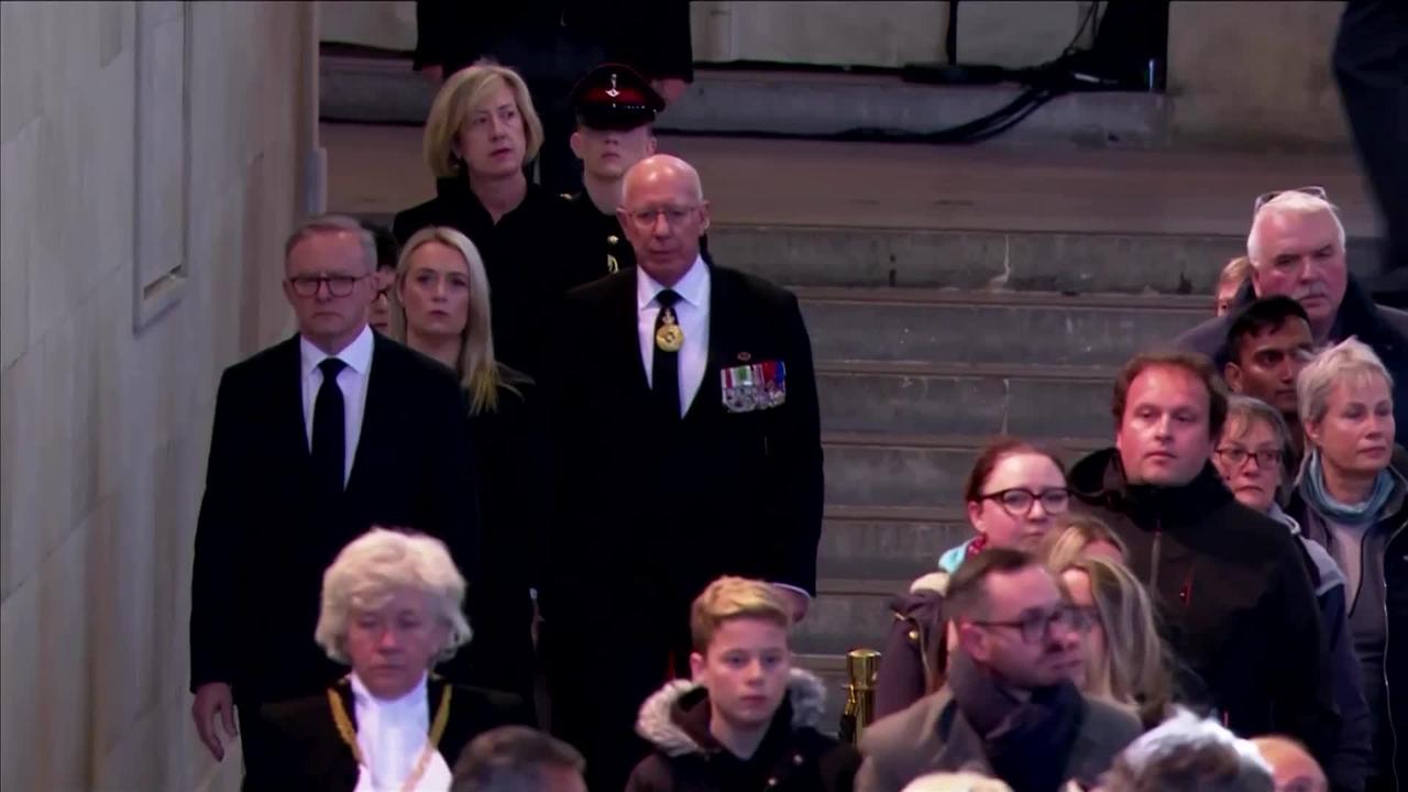 Canada, Australia leaders pay respects to Queen