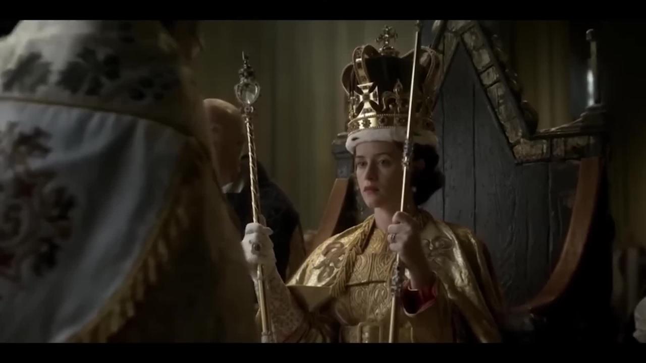 THE CROWN - Queen Elizabeth II