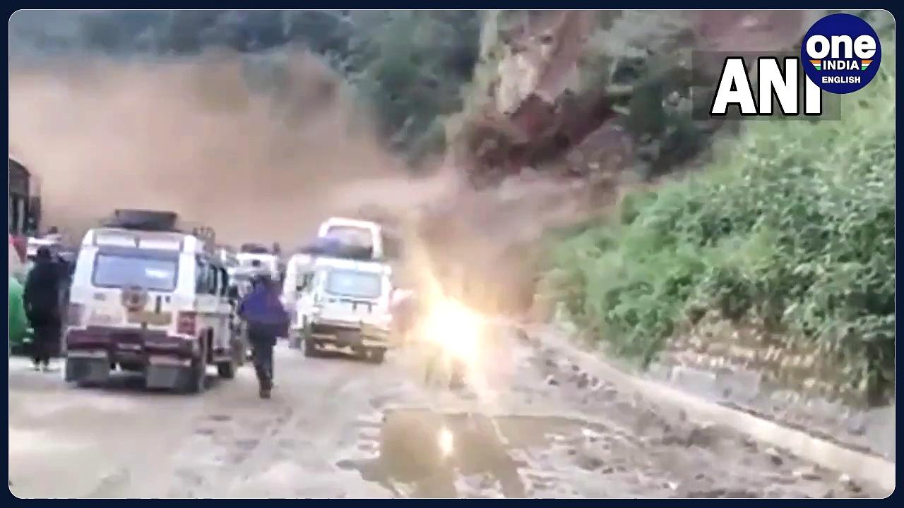 Uttarakhand highway blocked due to big landslide, travellers re-routed | Watch | Oneindia News*News