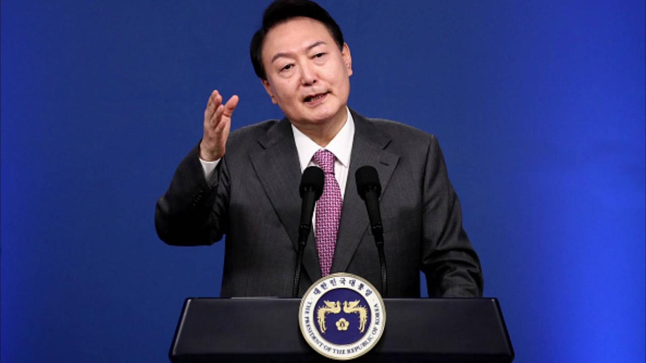 South Korean President Denies Insulting US on Hot Mic