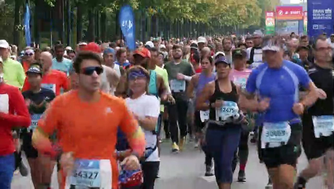 Runners set off in record-breaking Berlin marathon