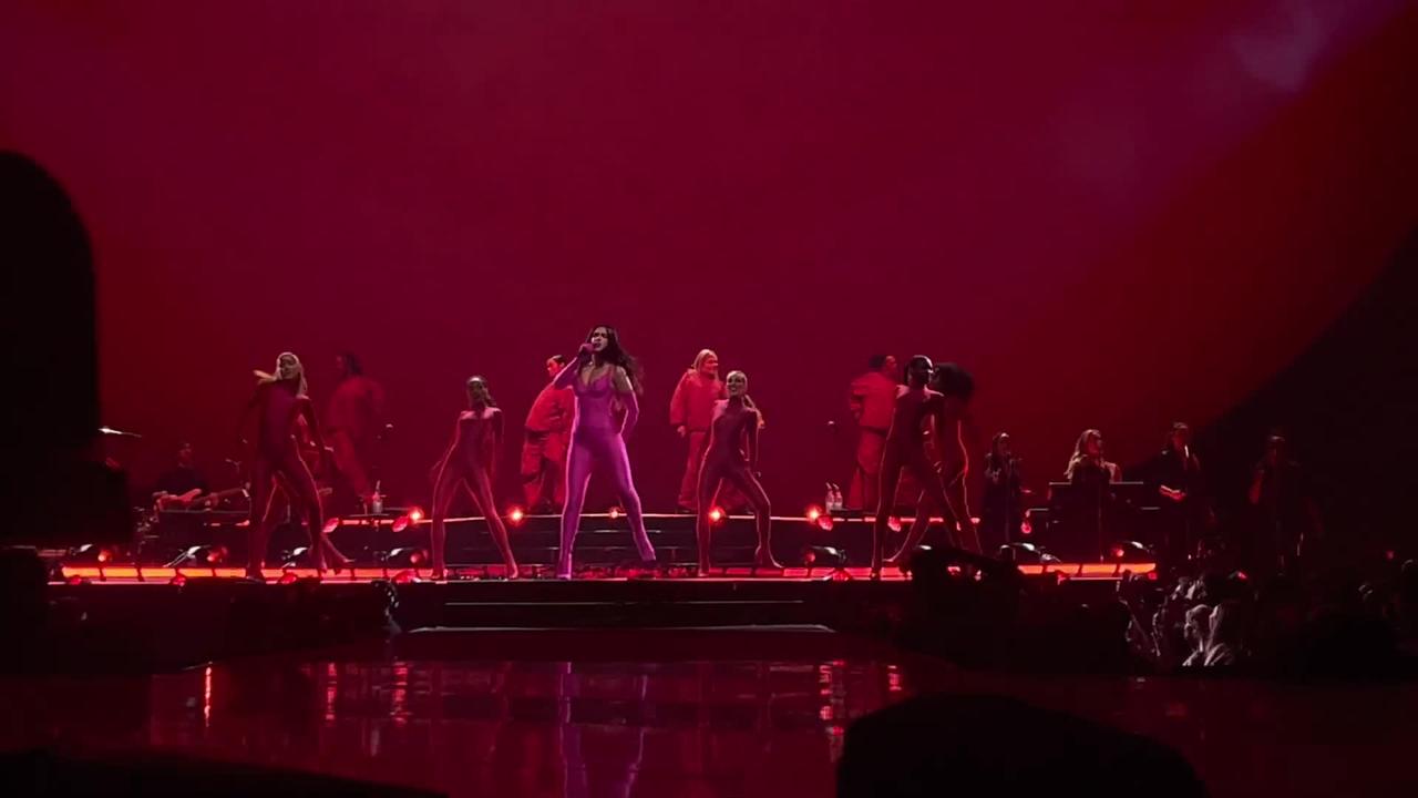 Dua Lipa - Physical - Live (Paris 15/05/2022) Accor Arena