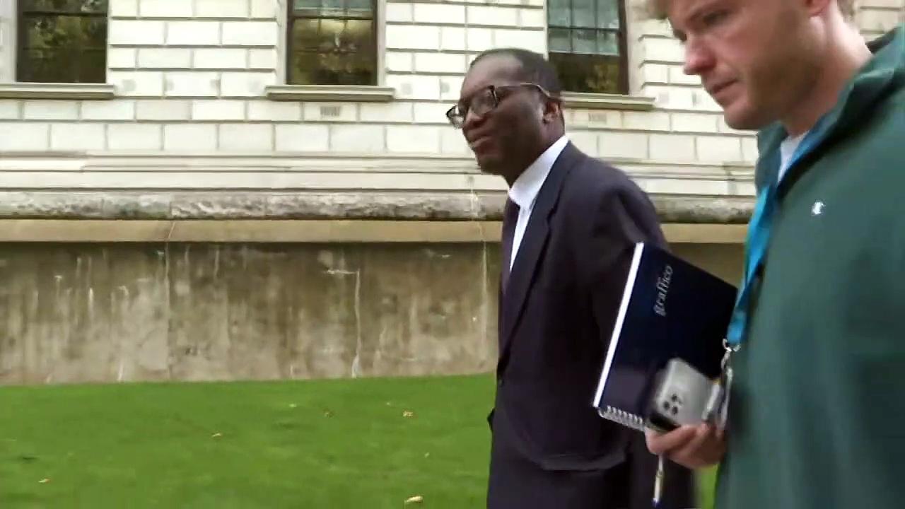 Chancellor ignores reporter’s questions outside HM Treasury