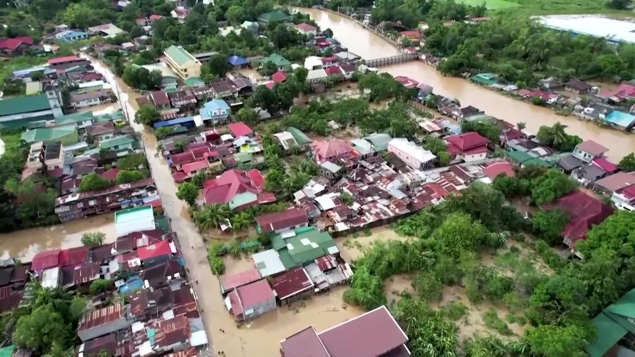 Typhoon Noru floods houses in northern Philippines